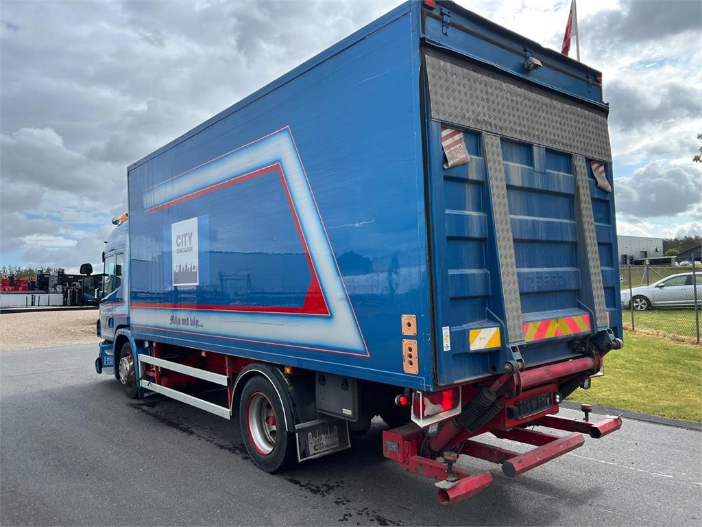 Scania P320 DB 4x2 MLB - low entry - Camión caja cerrada: foto 5 Scania P320 DB 4x2 MLB - low entry - Camión caja cerrada: foto 5