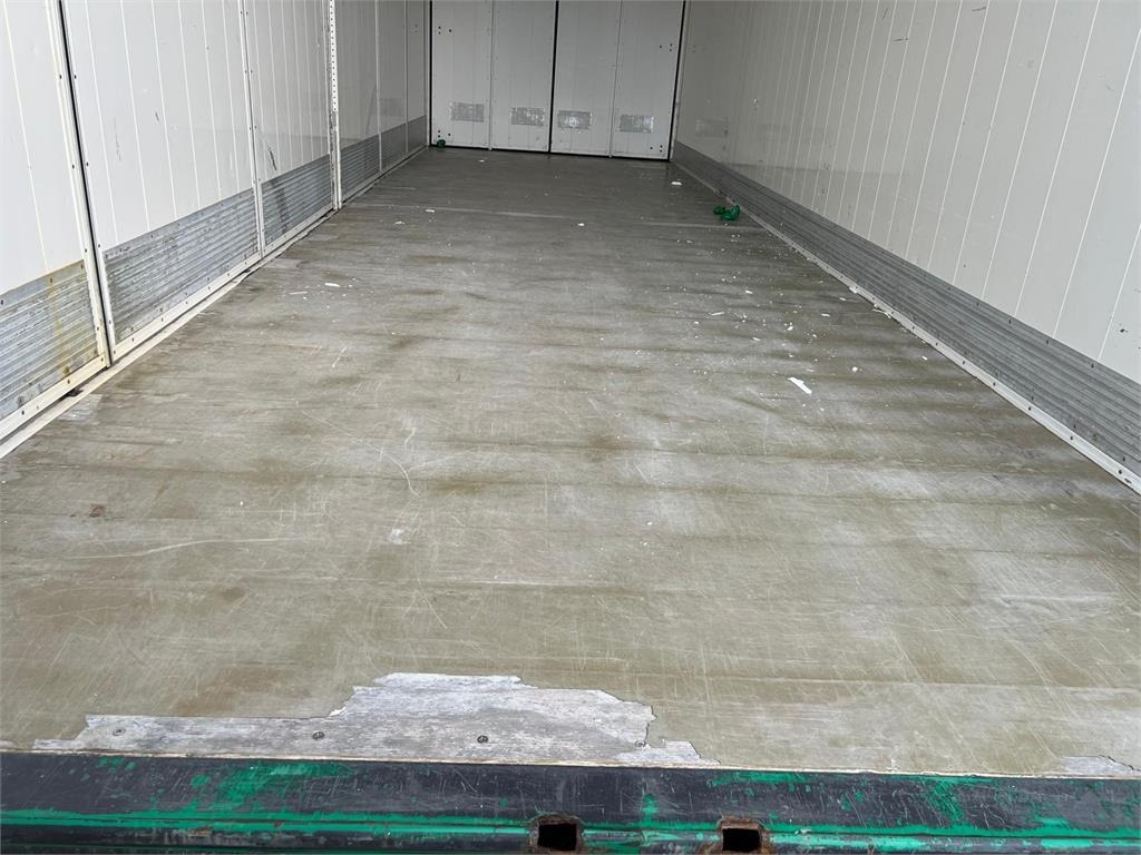 Scania R410 DB 4x2 MLB + tandem trailer 121m3  - Camión caja cerrada: foto 4 Scania R410 DB 4x2 MLB + tandem trailer 121m3  - Camión caja cerrada: foto 4