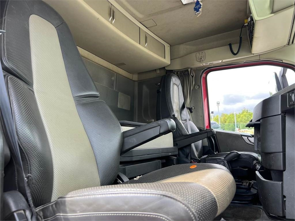 Volvo FH500 8x4 Tridempucher - Camión portacontenedor de cadenas: foto 5 Volvo FH500 8x4 Tridempucher - Camión portacontenedor de cadenas: foto 5