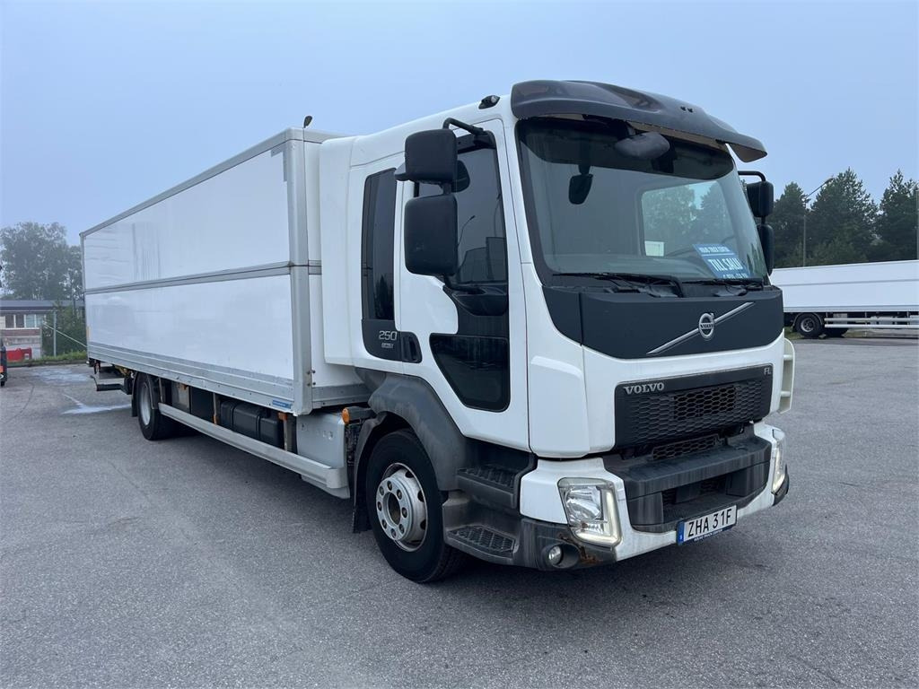 Volvo FL 250 16 ton - Camión caja cerrada: foto 3 Volvo FL 250 16 ton - Camión caja cerrada: foto 3