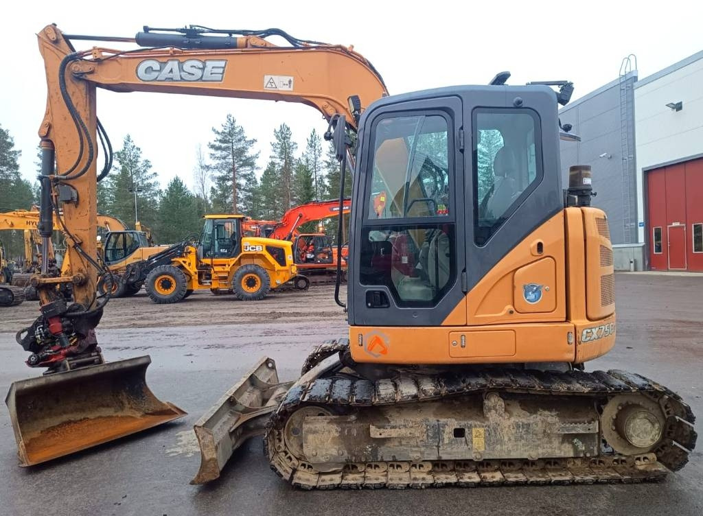 Case CX75CSR PYÖRITTÄJÄLLÄ  - Miniexcavadora: foto 1 Case CX75CSR PYÖRITTÄJÄLLÄ  - Miniexcavadora: foto 1