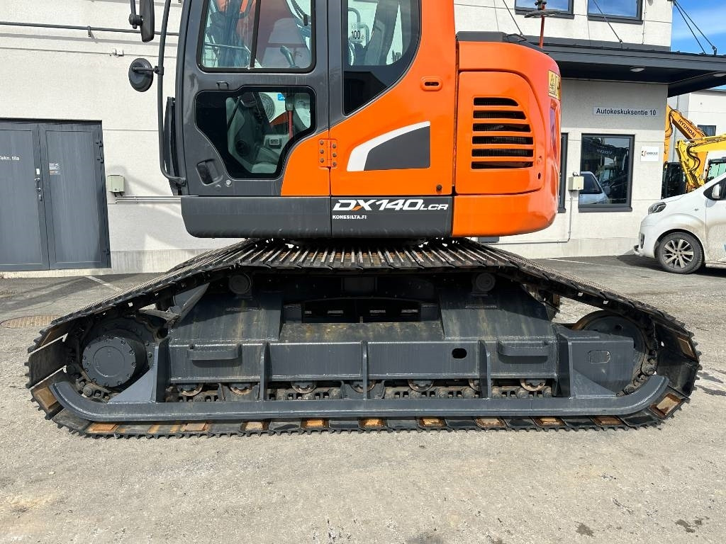 Excavadora de cadenas Doosan DX 140 LCR-5 metsäalusta: foto 9