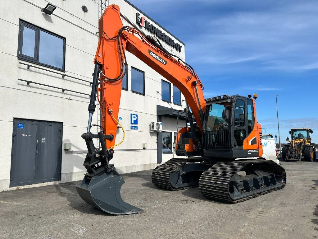 Excavadora de cadenas Doosan DX 140 LCR-5 metsäalusta: foto 7