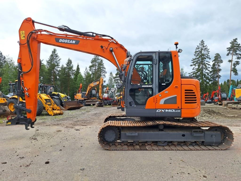 Doosan DX140LCR-5 PYÖRITTÄJÄLLÄ - Excavadora de cadenas: foto 1 Doosan DX140LCR-5 PYÖRITTÄJÄLLÄ - Excavadora de cadenas: foto 1