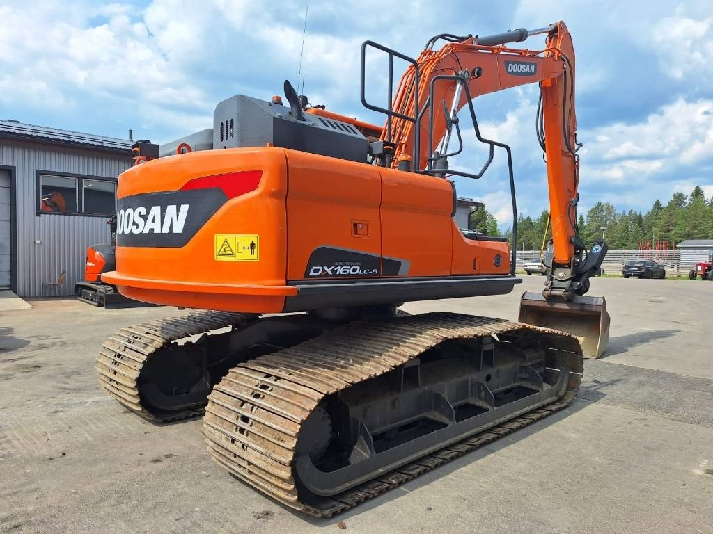 Doosan DX160LCH-5 METSÄMALLI KALLISTAJALLA - Excavadora de cadenas: foto 4 Doosan DX160LCH-5 METSÄMALLI KALLISTAJALLA - Excavadora de cadenas: foto 4