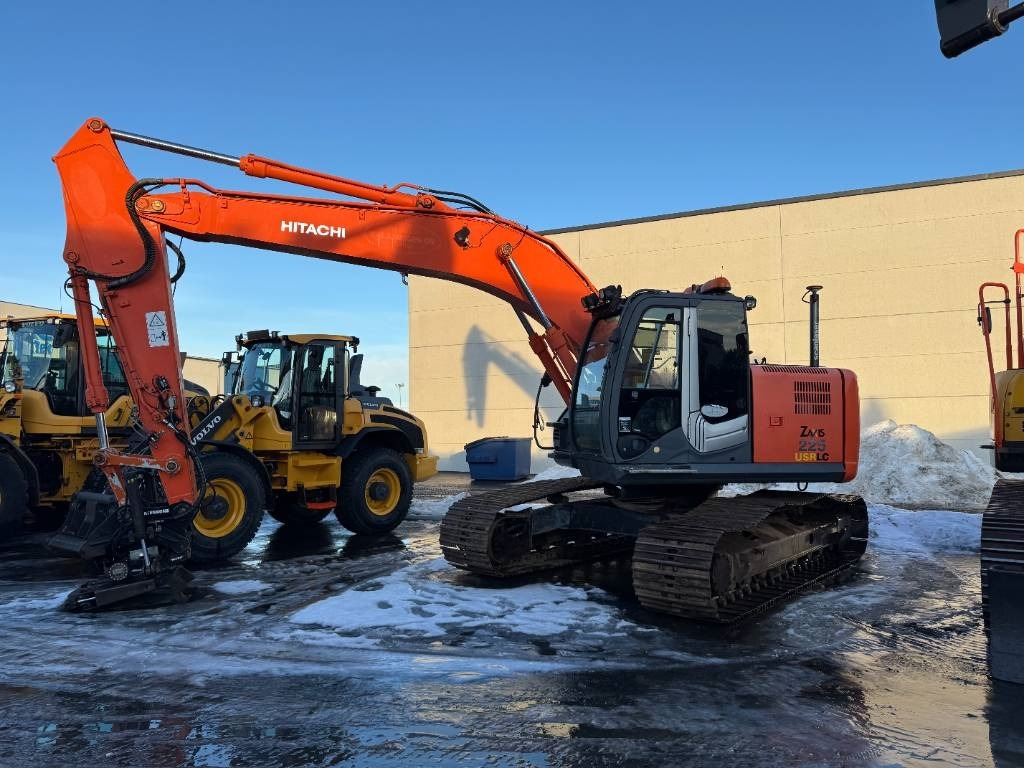 Hitachi Myyty! ZX225USRLC-3 - Excavadora de cadenas: foto 1 Hitachi Myyty! ZX225USRLC-3 - Excavadora de cadenas: foto 1