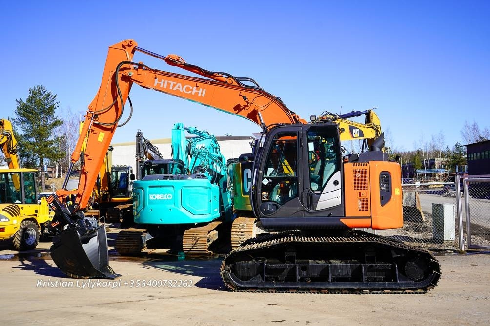Hitachi ZX135US-6 METSÄALUSTALLA - Excavadora de cadenas: foto 1 Hitachi ZX135US-6 METSÄALUSTALLA - Excavadora de cadenas: foto 1