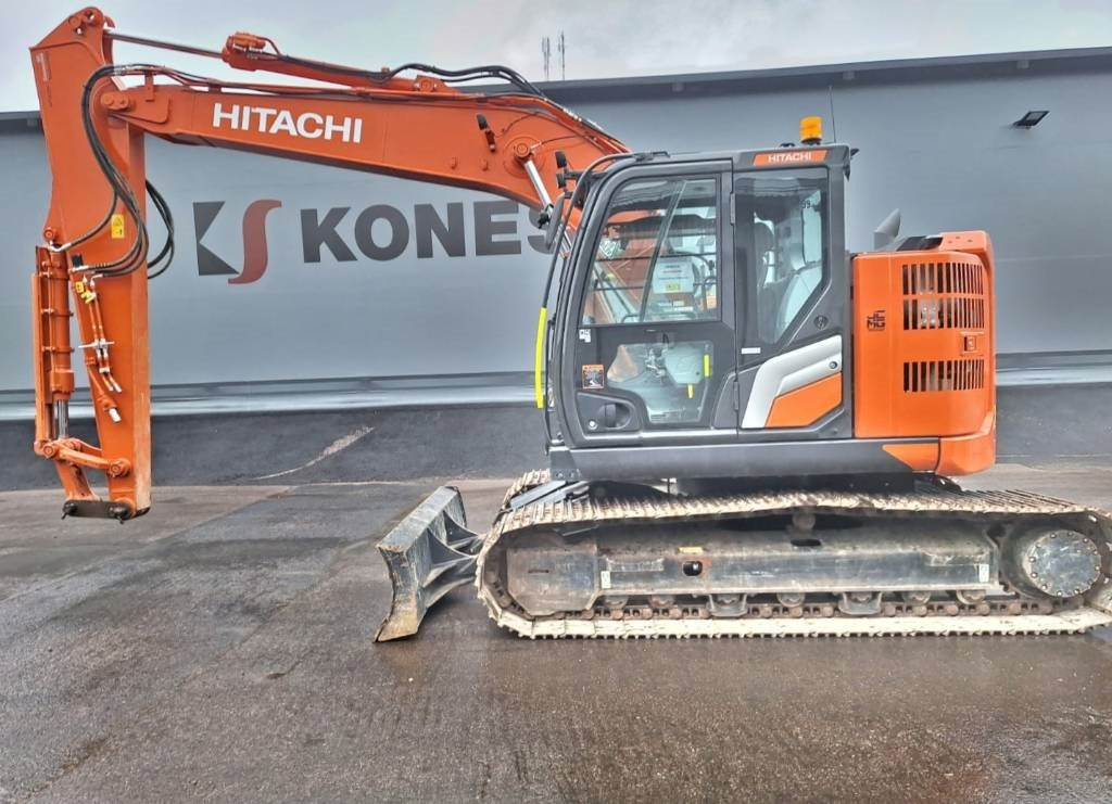Hitachi ZX135USLC-7 PUSKULEVYLLÄ - Excavadora de cadenas: foto 1 Hitachi ZX135USLC-7 PUSKULEVYLLÄ - Excavadora de cadenas: foto 1