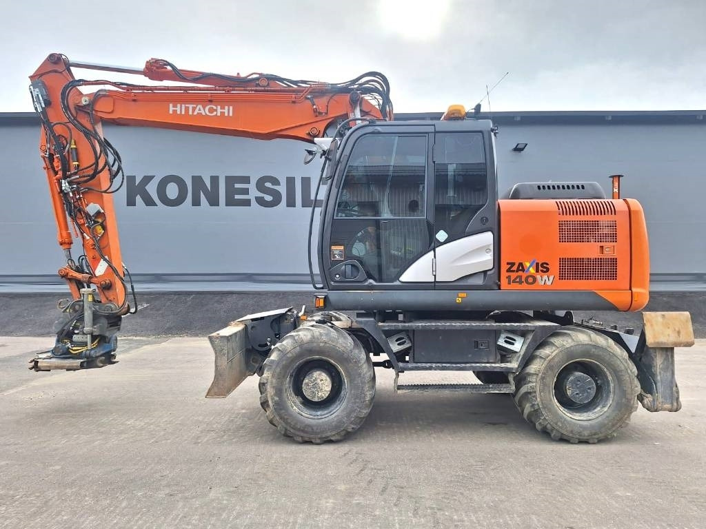 Hitachi ZX140W-5 HUIPPUVARUSTEET - Excavadora de ruedas: foto 1 Hitachi ZX140W-5 HUIPPUVARUSTEET - Excavadora de ruedas: foto 1
