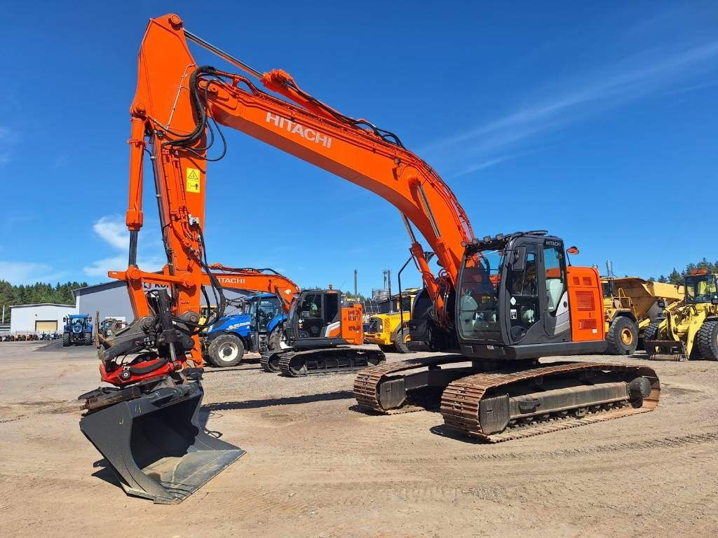 Leasing para Hitachi ZX225USLC-5 PYÖRITTÄJÄ+PIHDIT YM.  Hitachi ZX225USLC-5 PYÖRITTÄJÄ+PIHDIT YM.: foto 8