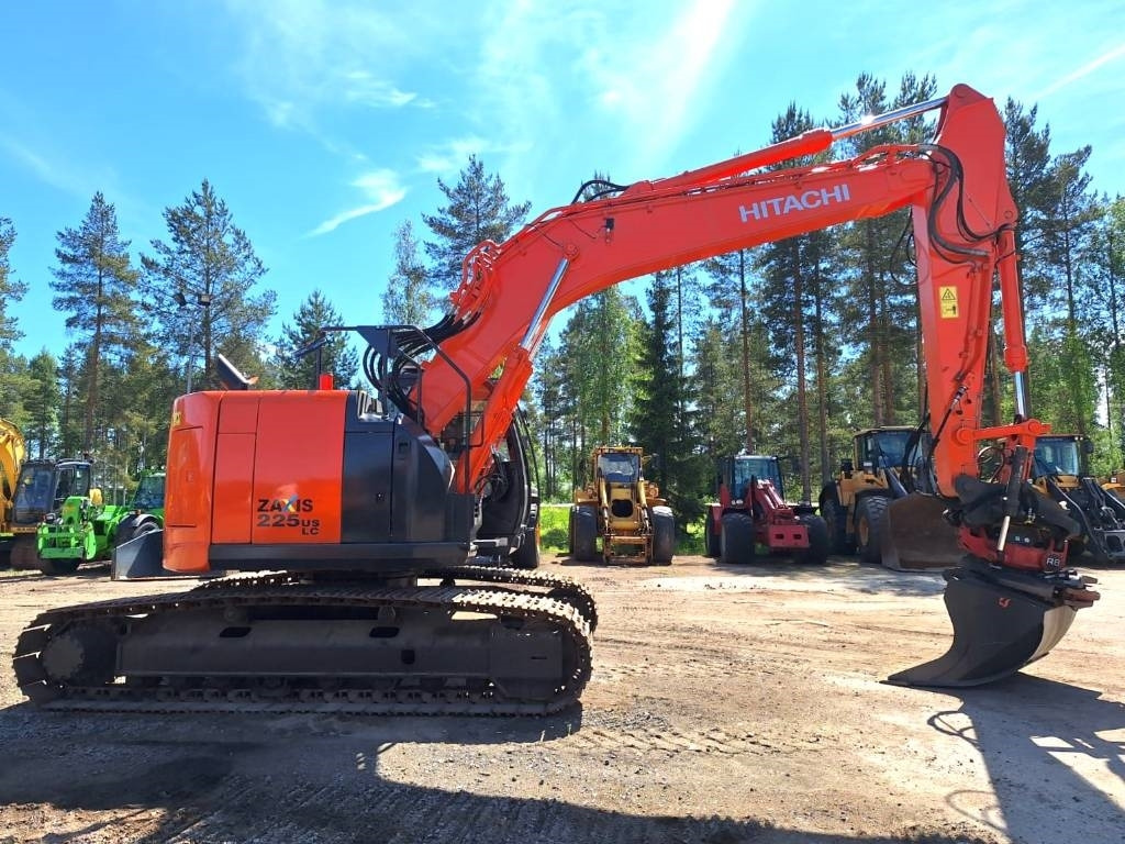 Hitachi ZX225USLC-5 PYÖRITTÄJÄ+PIHDIT YM. - Excavadora de cadenas: foto 5 Hitachi ZX225USLC-5 PYÖRITTÄJÄ+PIHDIT YM. - Excavadora de cadenas: foto 5