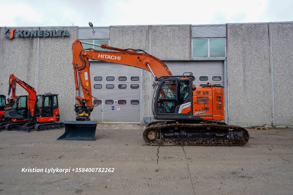 Hitachi ZX225USLC-7 ENGCON JA NOVATRON - Excavadora de cadenas: foto 1 Hitachi ZX225USLC-7 ENGCON JA NOVATRON - Excavadora de cadenas: foto 1