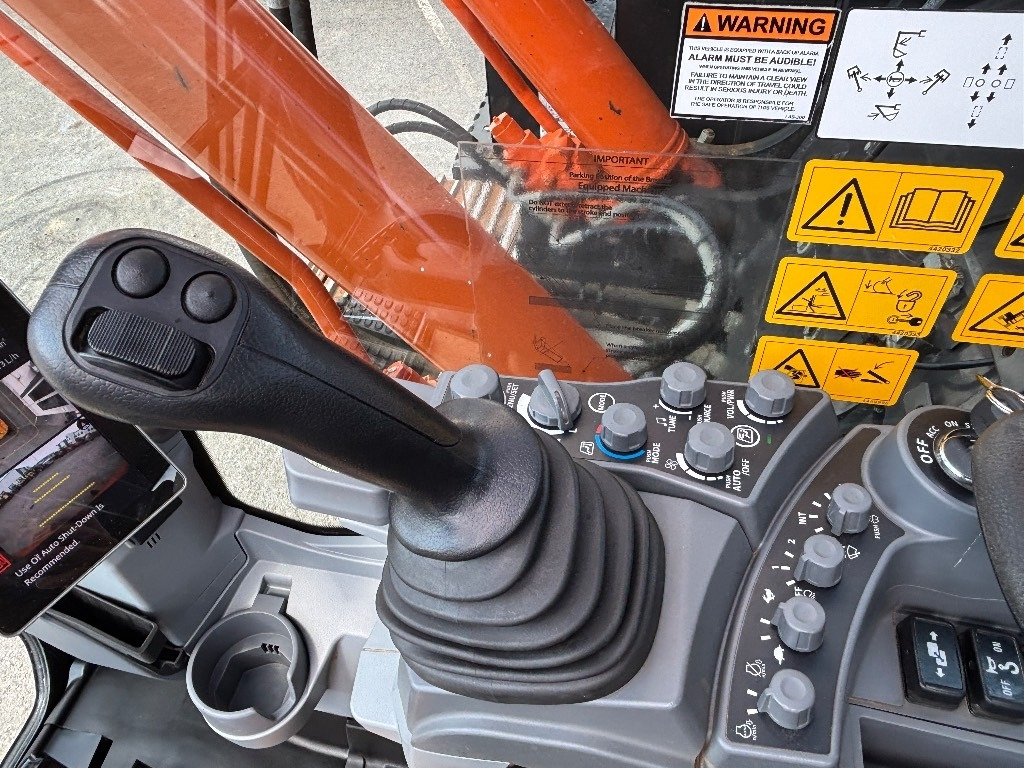 Excavadora de cadenas Hitachi ZX225USLC-7: foto 20