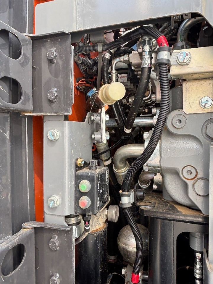 Excavadora de cadenas Hitachi ZX225USLC-7: foto 18