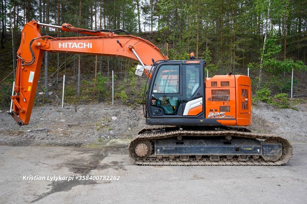Hitachi ZX225USLC-7 STAGE V - Excavadora de cadenas: foto 1 Hitachi ZX225USLC-7 STAGE V - Excavadora de cadenas: foto 1