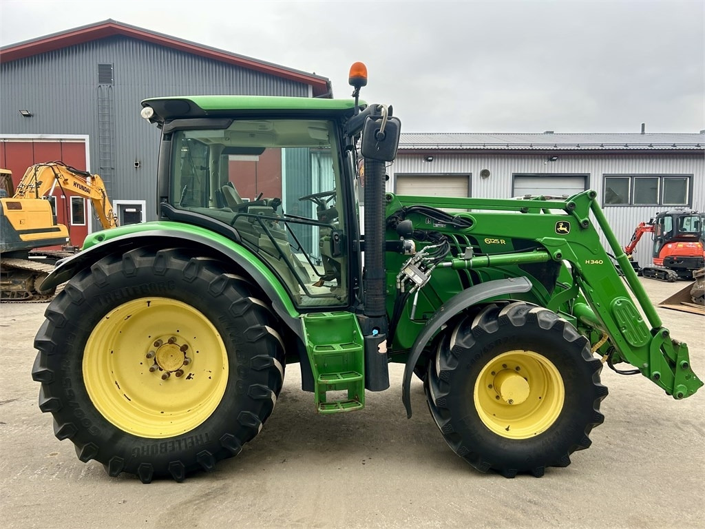 John Deere 6125 R AUTOPOWER ETUKUORMAAJALLA - Tractor: foto 5 John Deere 6125 R AUTOPOWER ETUKUORMAAJALLA - Tractor: foto 5