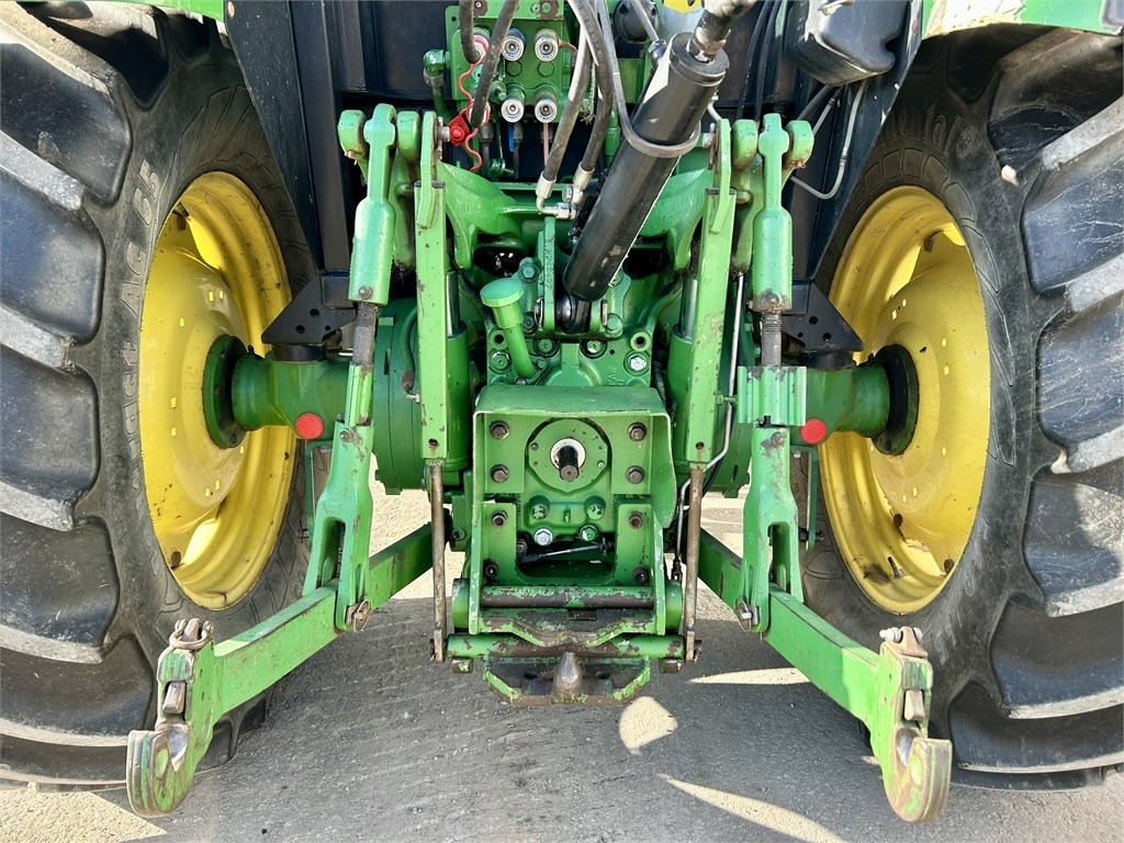 John Deere MYYTY!!SOLD!! 5100M ETUKUORMAAJALLA - Tractor: foto 5 John Deere MYYTY!!SOLD!! 5100M ETUKUORMAAJALLA - Tractor: foto 5