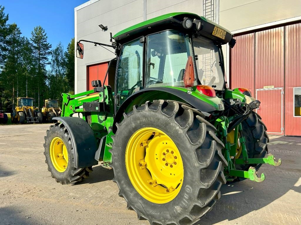 John Deere MYYTY!!SOLD!! 5100M ETUKUORMAAJALLA - Tractor: foto 3 John Deere MYYTY!!SOLD!! 5100M ETUKUORMAAJALLA - Tractor: foto 3