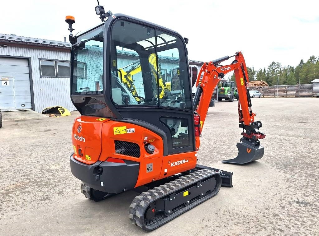 Kubota KX019-4 -ERIKOISHINTAAN TILTILLÄ- - Miniexcavadora: foto 4 Kubota KX019-4 -ERIKOISHINTAAN TILTILLÄ- - Miniexcavadora: foto 4
