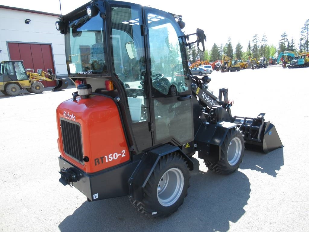 Kubota RT150-2 PIENKUORMAAJA, UUSI - Cargadora articulada: foto 4 Kubota RT150-2 PIENKUORMAAJA, UUSI - Cargadora articulada: foto 4