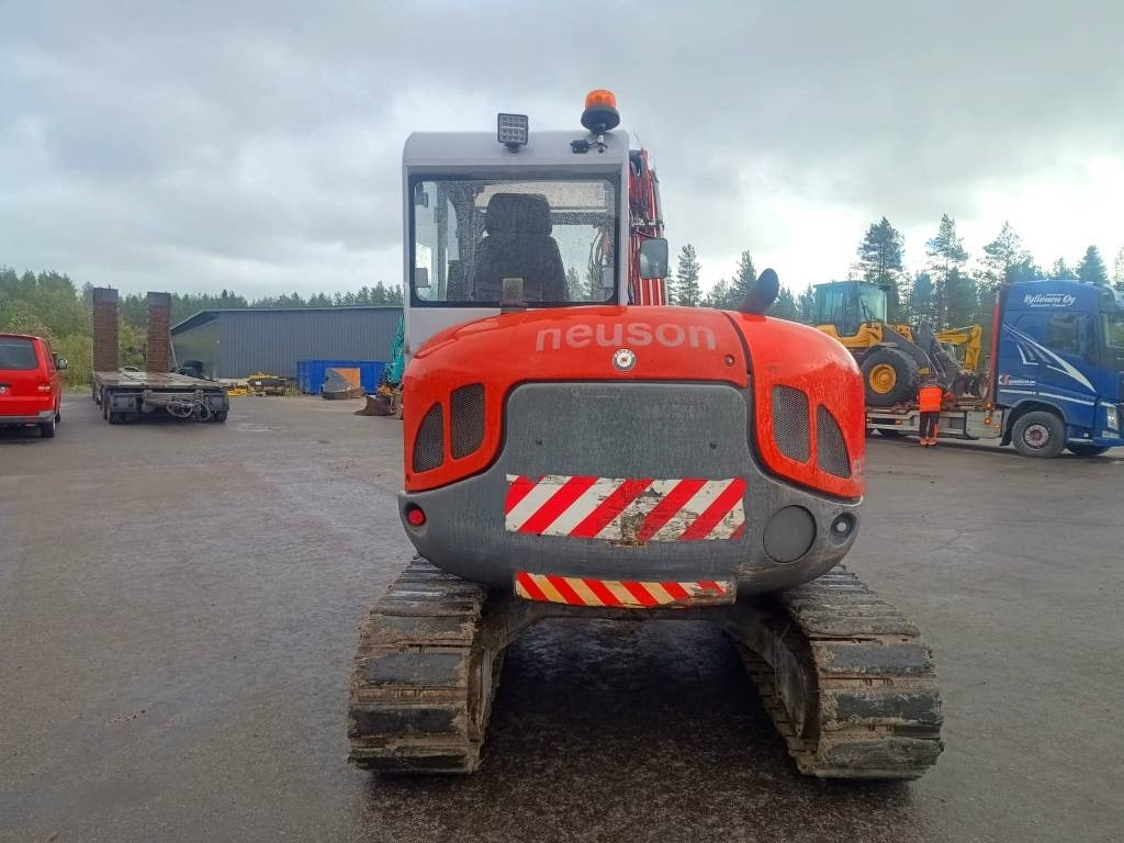 Neuson 8003RD PYÖRITTÄJÄ, 3-KAUHAA - Miniexcavadora: foto 2 Neuson 8003RD PYÖRITTÄJÄ, 3-KAUHAA - Miniexcavadora: foto 2