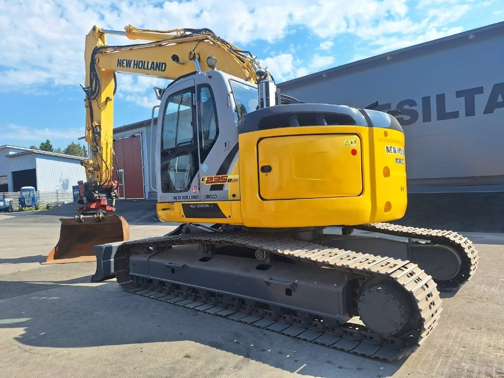 New Holland E235BSRLC PYÖRITTÄJÄLLÄ - Excavadora de cadenas: foto 2 New Holland E235BSRLC PYÖRITTÄJÄLLÄ - Excavadora de cadenas: foto 2