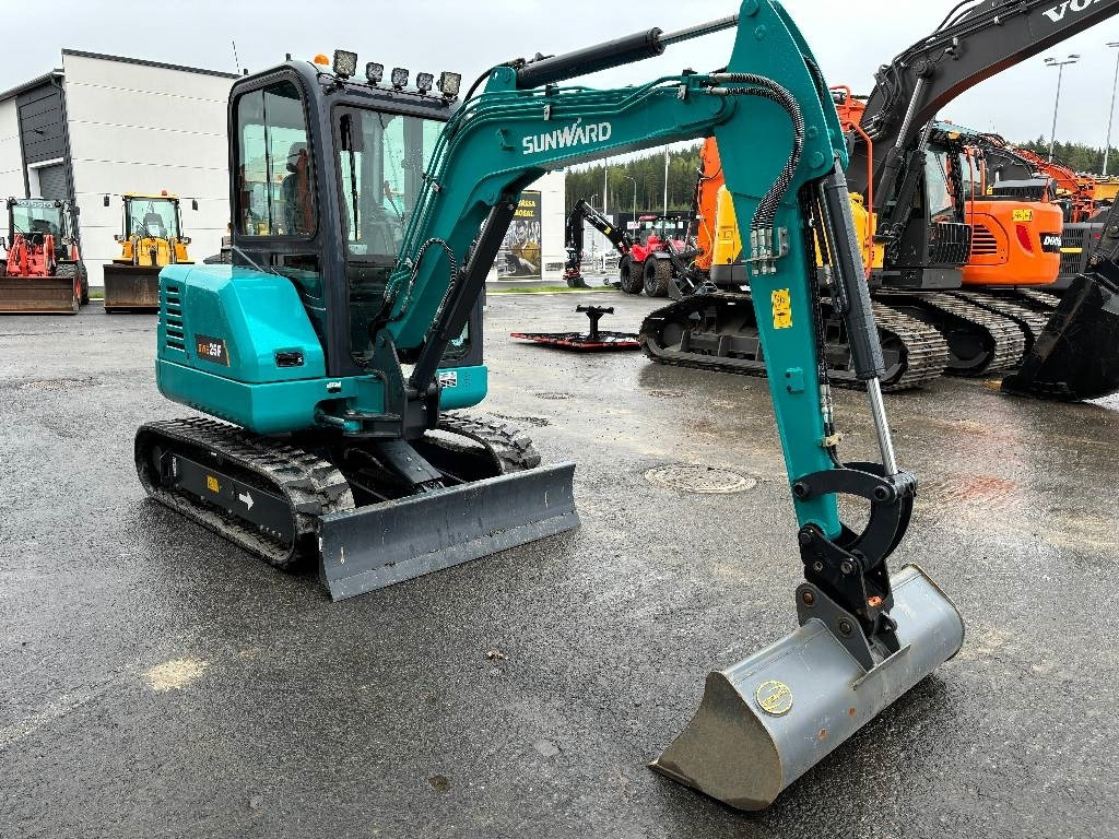 Miniexcavadora Sunward SWE25F KUIN UUSI: foto 6