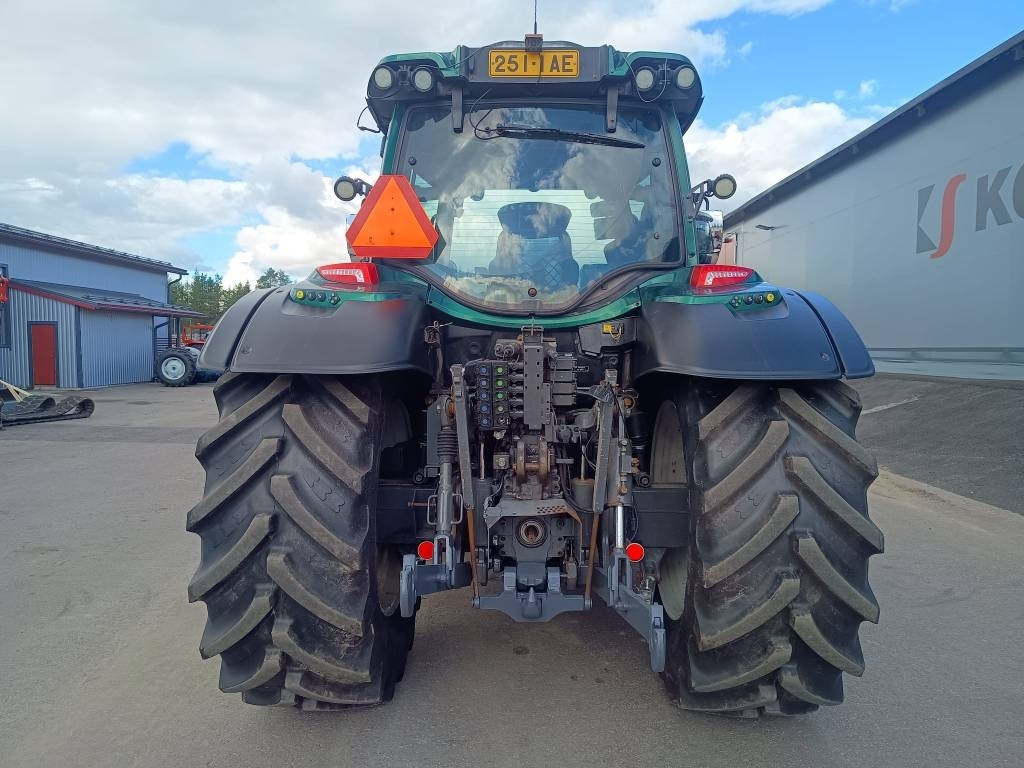 Valtra N174 VERSU ETUKUORMAAJALLA - Tractor: foto 4 Valtra N174 VERSU ETUKUORMAAJALLA - Tractor: foto 4