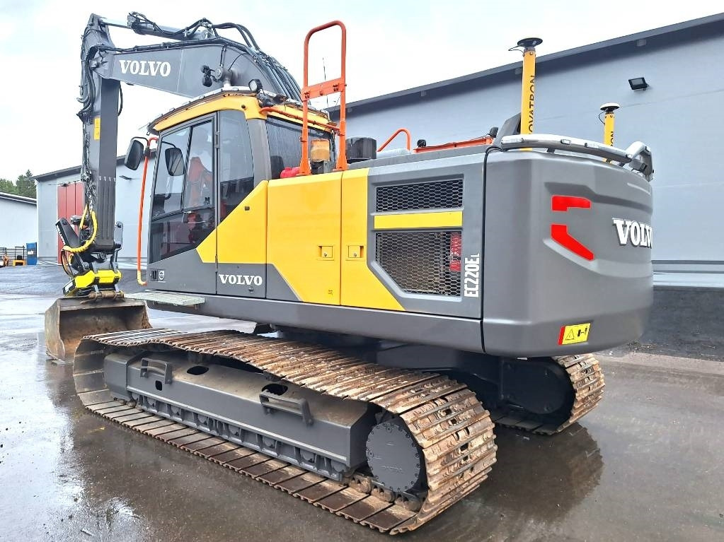 Volvo EC220EL HUIPPUVARUSTEILLA  - Excavadora de cadenas: foto 2 Volvo EC220EL HUIPPUVARUSTEILLA  - Excavadora de cadenas: foto 2