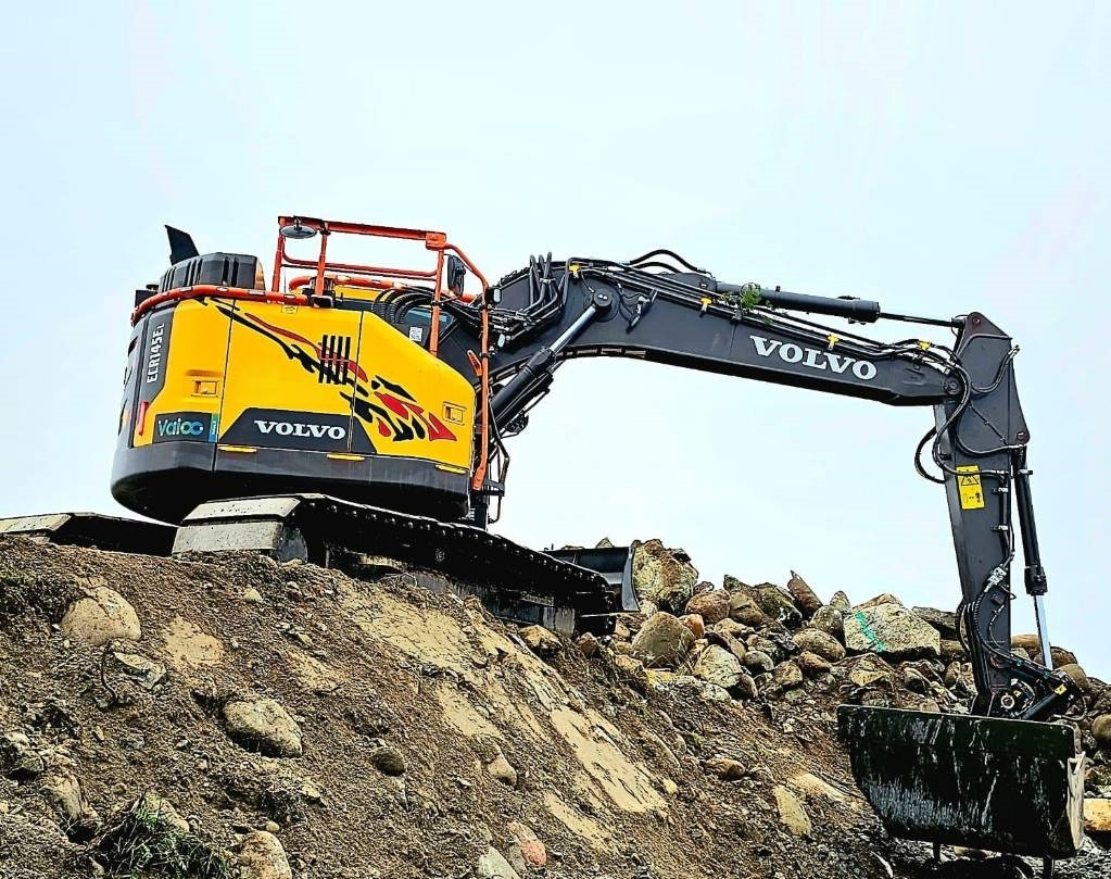 Volvo ECR145EL HUIPPUHIENO, TULOSSA KMÄKI - Excavadora de cadenas: foto 3 Volvo ECR145EL HUIPPUHIENO, TULOSSA KMÄKI - Excavadora de cadenas: foto 3