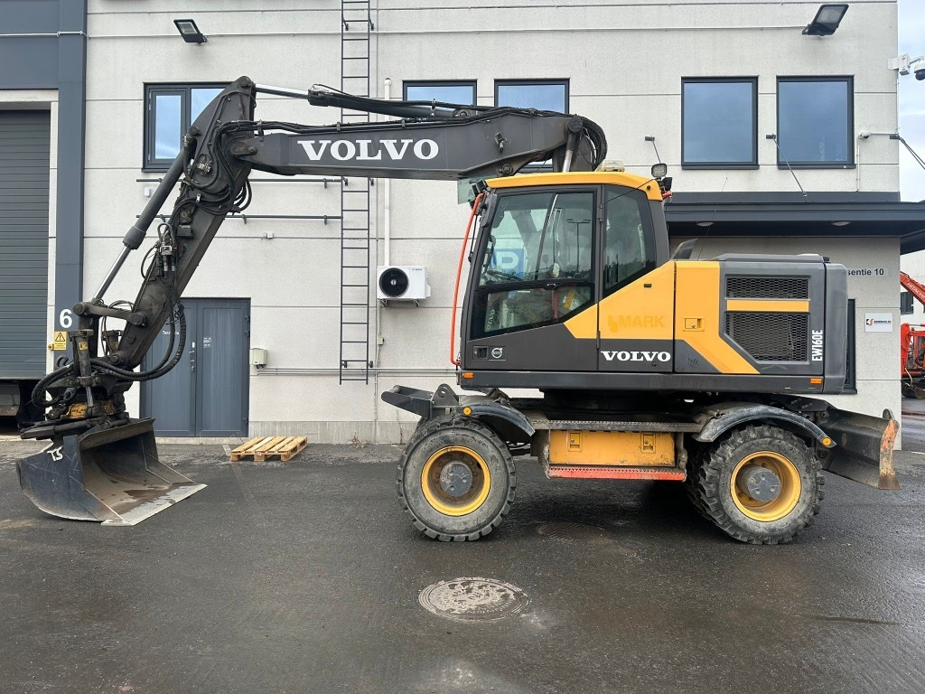 Volvo EW160E PYÖRITTÄJÄLLÄ - Excavadora de ruedas: foto 1 Volvo EW160E PYÖRITTÄJÄLLÄ - Excavadora de ruedas: foto 1
