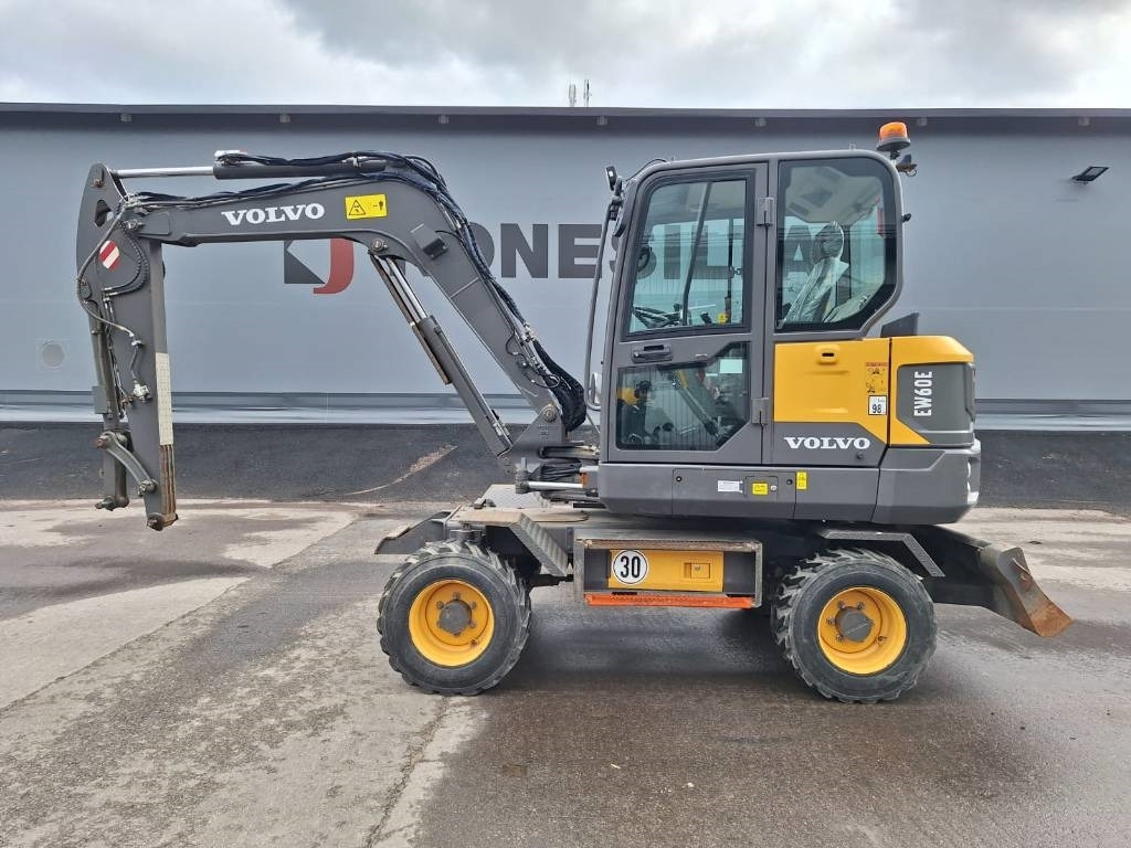 Volvo EW60E VÄHÄN AJETTU - Excavadora de ruedas: foto 1 Volvo EW60E VÄHÄN AJETTU - Excavadora de ruedas: foto 1