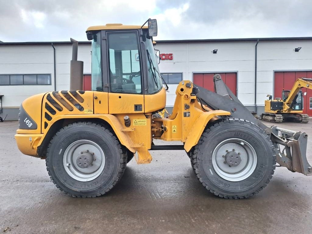 Volvo L45B -HYVÄT RENKAAT- - Cargadora de ruedas: foto 5 Volvo L45B -HYVÄT RENKAAT- - Cargadora de ruedas: foto 5