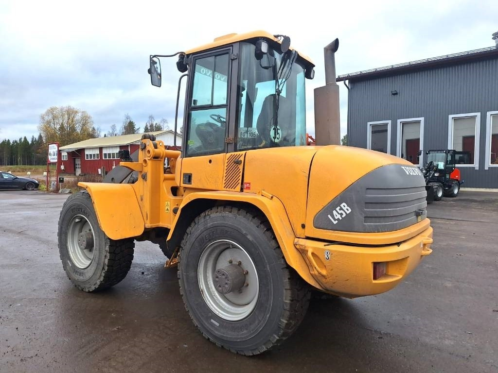 Volvo L45B -HYVÄT RENKAAT- - Cargadora de ruedas: foto 2 Volvo L45B -HYVÄT RENKAAT- - Cargadora de ruedas: foto 2