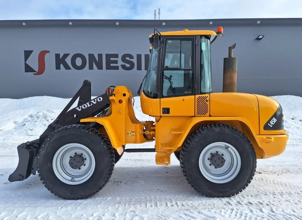 Volvo L45B UUDET RENKAAT - Cargadora de ruedas: foto 1 Volvo L45B UUDET RENKAAT - Cargadora de ruedas: foto 1
