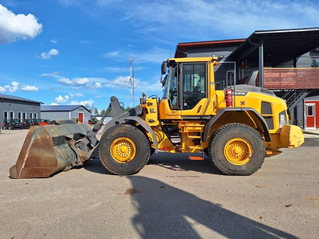 Volvo L90H RASVARI, VAAKA YM. - Cargadora de ruedas: foto 1 Volvo L90H RASVARI, VAAKA YM. - Cargadora de ruedas: foto 1