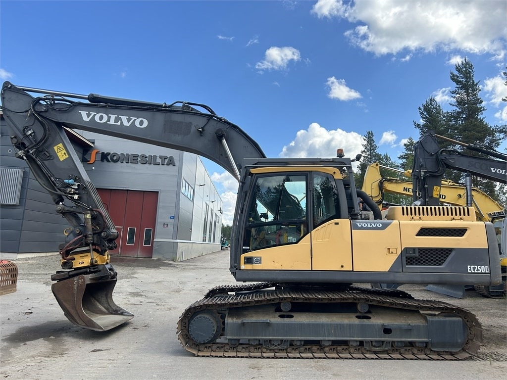 Volvo MYYTY! SOLD! EC250DNL PYÖRITTÄJÄLLÄ - Excavadora de cadenas: foto 1 Volvo MYYTY! SOLD! EC250DNL PYÖRITTÄJÄLLÄ - Excavadora de cadenas: foto 1