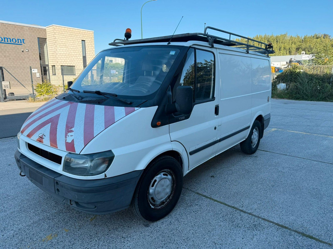 Ford Transit. 2.4 - Furgoneta pequeña: foto 1 Ford Transit. 2.4 - Furgoneta pequeña: foto 1