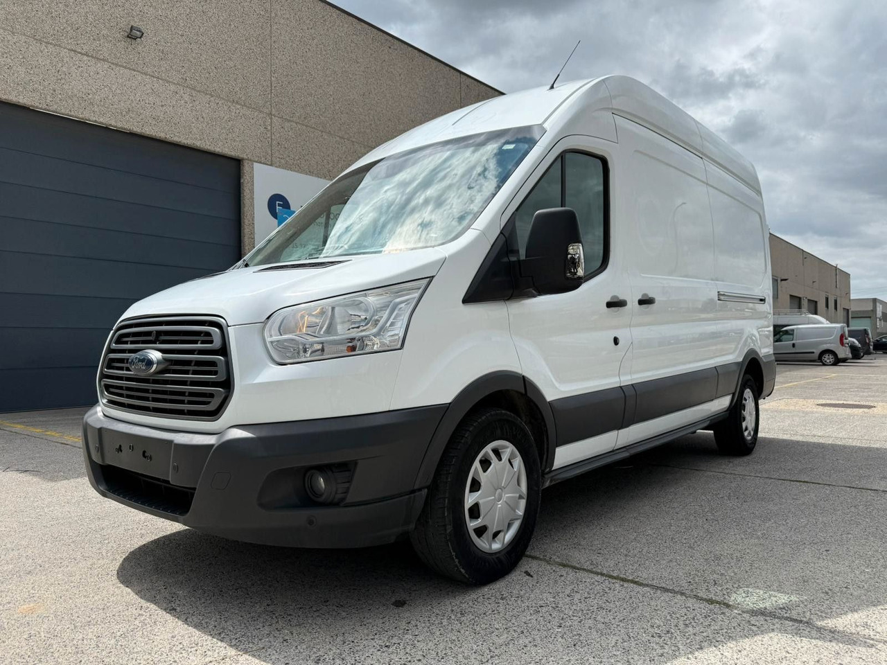 Ford Transit. Klima. Tempomat. - Furgón: foto 2 Ford Transit. Klima. Tempomat. - Furgón: foto 2