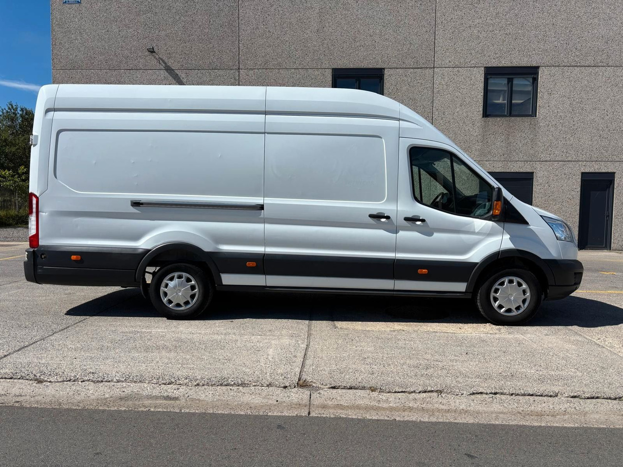 Ford Transit. Maxi. Klima. Euro 6B. Tempomat - Furgón: foto 2 Ford Transit. Maxi. Klima. Euro 6B. Tempomat - Furgón: foto 2
