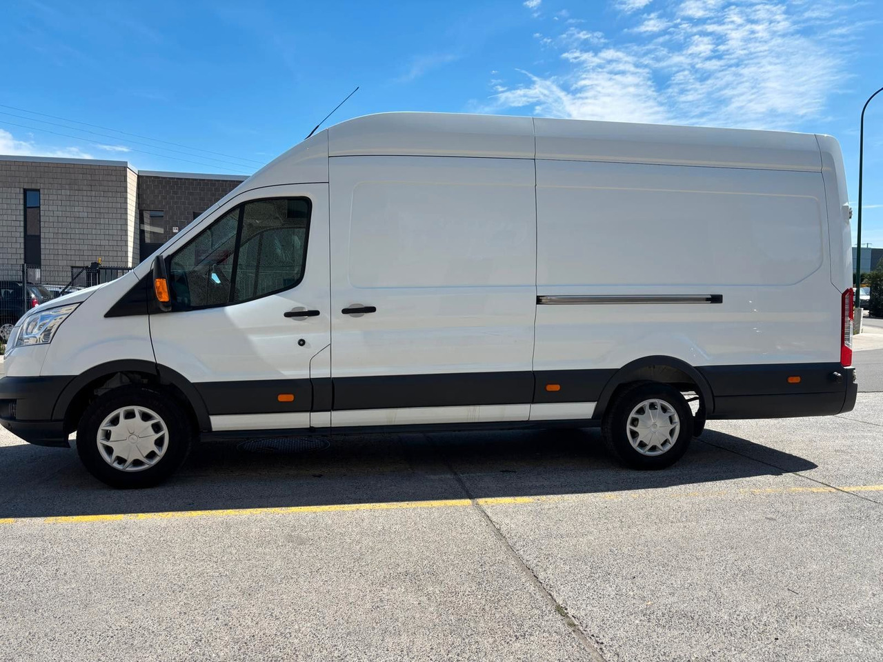 Ford Transit. Maxi. Klima. Euro 6B. Tempomat - Furgón: foto 5 Ford Transit. Maxi. Klima. Euro 6B. Tempomat - Furgón: foto 5