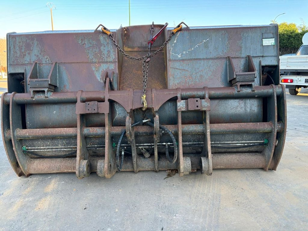 Liebherr L574 - L580. Kippschaufel 5m3. - Cazo cargador para Maquinaria de construcción: foto 2 Liebherr L574 - L580. Kippschaufel 5m3. - Cazo cargador para Maquinaria de construcción: foto 2