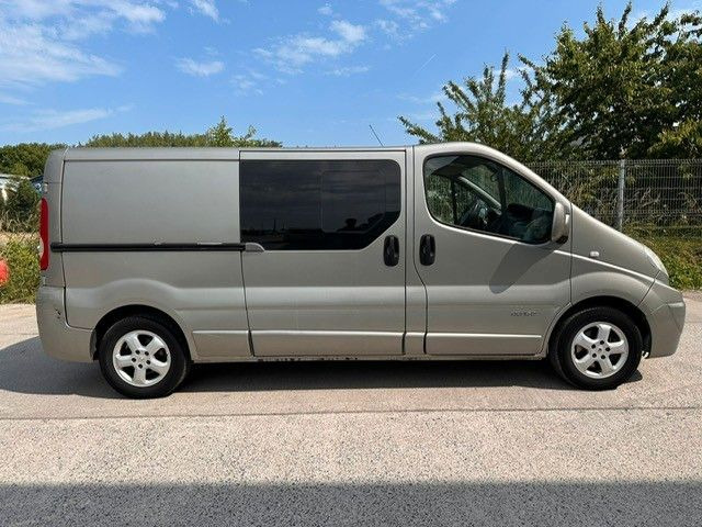Furgoneta pequeña, Furgoneta combi Renault Trafic dCi150. Doka. Klima. Navi. Tempomat.: foto 1