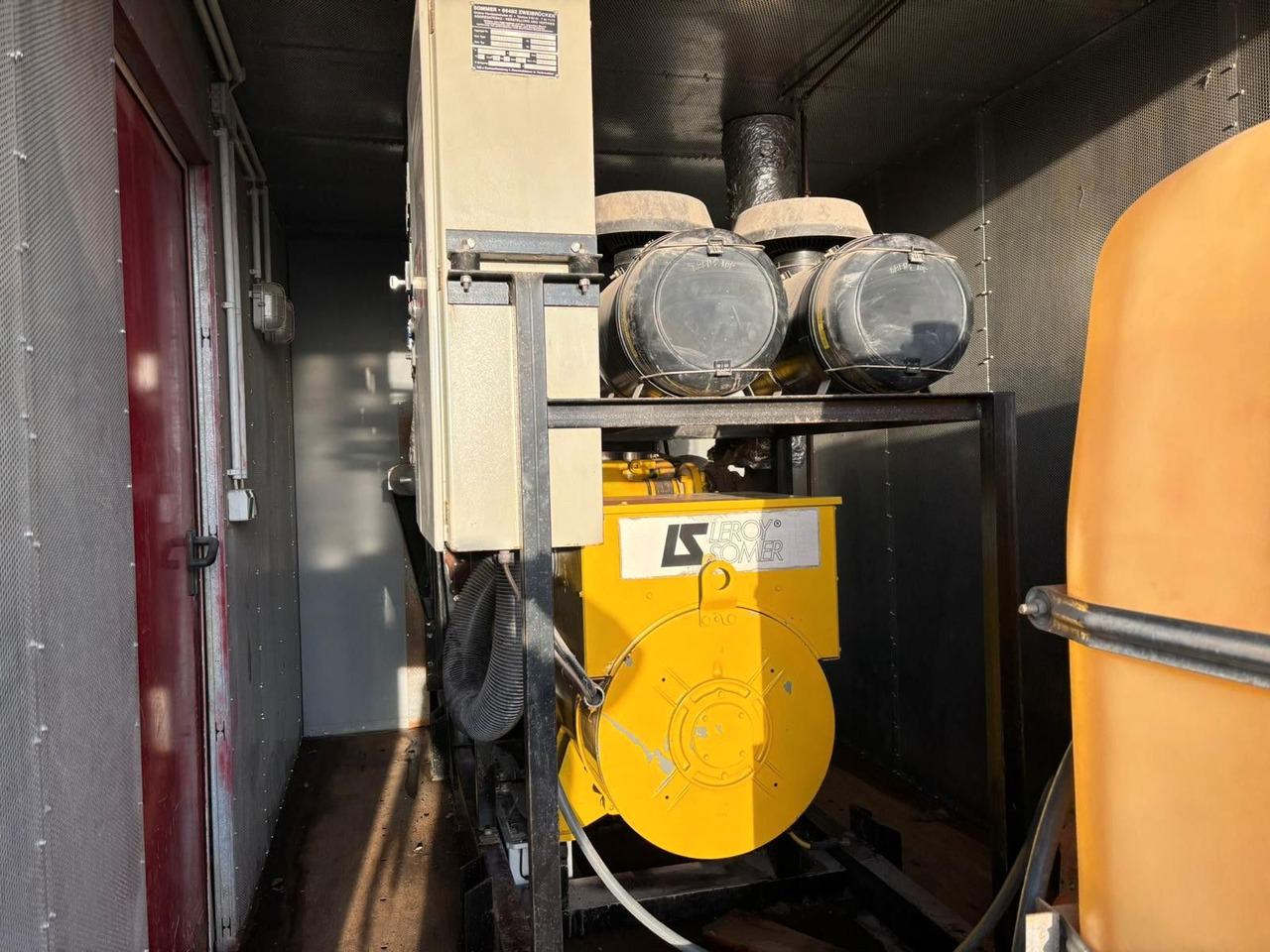 Sommer 400kVa Generator. Motor MAN V8. 370h! - Generador industriale: foto 5 Sommer 400kVa Generator. Motor MAN V8. 370h! - Generador industriale: foto 5