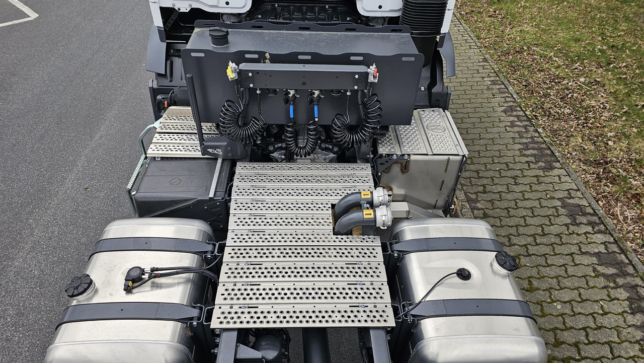 Cabeza tractora nuevo MERCEDES-BENZ Actros 3340 S 6x4 ADR Euro 3 Tractor Head: foto 8