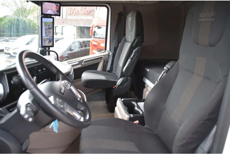 DAF XG 480 4x2 - 230 TKM - CAMERA SYSTEM - PARK. AIRCO - 2 x FUEL TANKS - APPLE CARPLAY/ANDROID - LED LIGHTS - TOP CONDITION - - Cabeza tractora: foto 4 DAF XG 480 4x2 - 230 TKM - CAMERA SYSTEM - PARK. AIRCO - 2 x FUEL TANKS - APPLE CARPLAY/ANDROID - LED LIGHTS - TOP CONDITION - - Cabeza tractora: foto 4