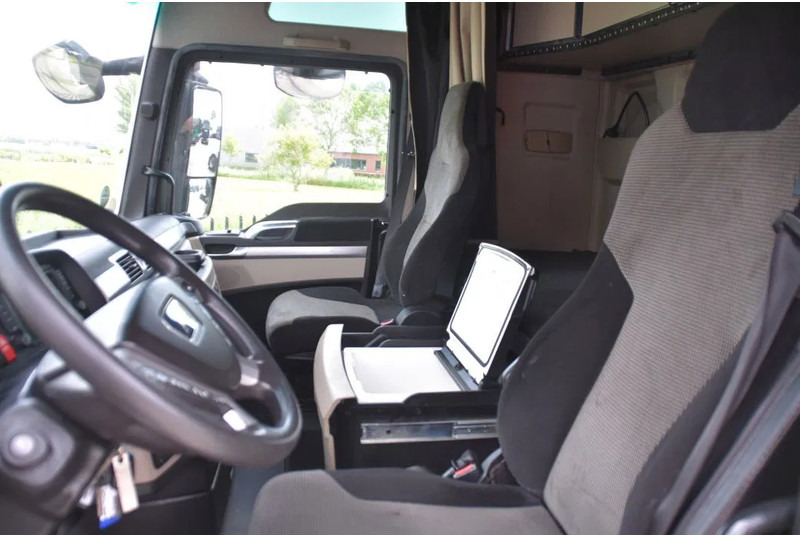 MAN TGX 18.420 - EURO 6 - ADR FL - PARK. AIRCO - NAVI - PTO - XENON LIGHTS - TOP CONDITION - - Cabeza tractora: foto 5 MAN TGX 18.420 - EURO 6 - ADR FL - PARK. AIRCO - NAVI - PTO - XENON LIGHTS - TOP CONDITION - - Cabeza tractora: foto 5