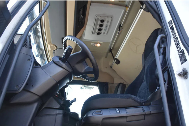 Mercedes-Benz Actros 1942 4x2 - ADR FL - 641 TKM - PTO - PARK. AIRCO - 2 BEDS - ALCOA'S - GOOD CONDITION - - Cabeza tractora: foto 4 Mercedes-Benz Actros 1942 4x2 - ADR FL - 641 TKM - PTO - PARK. AIRCO - 2 BEDS - ALCOA'S - GOOD CONDITION - - Cabeza tractora: foto 4