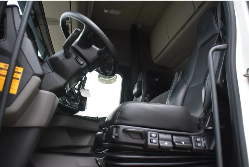 Scania R 460 NGS 6x4NB - SUPER - FULL AIR - RETARDER - 96 TKM - PARK. AIRCO - HYDRAULIC SYSTEM - LED - LEATHER SEATS - EXCELLENT CONDIT - Cabeza tractora: foto 4 Scania R 460 NGS 6x4NB - SUPER - FULL AIR - RETARDER - 96 TKM - PARK. AIRCO - HYDRAULIC SYSTEM - LED - LEATHER SEATS - EXCELLENT CONDIT - Cabeza tractora: foto 4