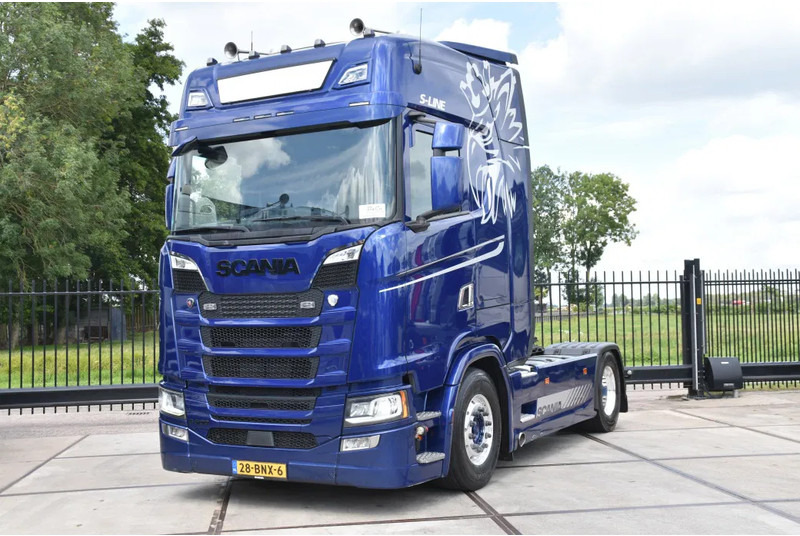 Scania S500 NGS 4x2NB - RETARDER - FULL AIR - PARK. AIRCO - LEATHER SEATS - 2 x FUEL TANKS - ALCOA'S - LED LIGHTS - - Cabeza tractora: foto 2 Scania S500 NGS 4x2NB - RETARDER - FULL AIR - PARK. AIRCO - LEATHER SEATS - 2 x FUEL TANKS - ALCOA'S - LED LIGHTS - - Cabeza tractora: foto 2